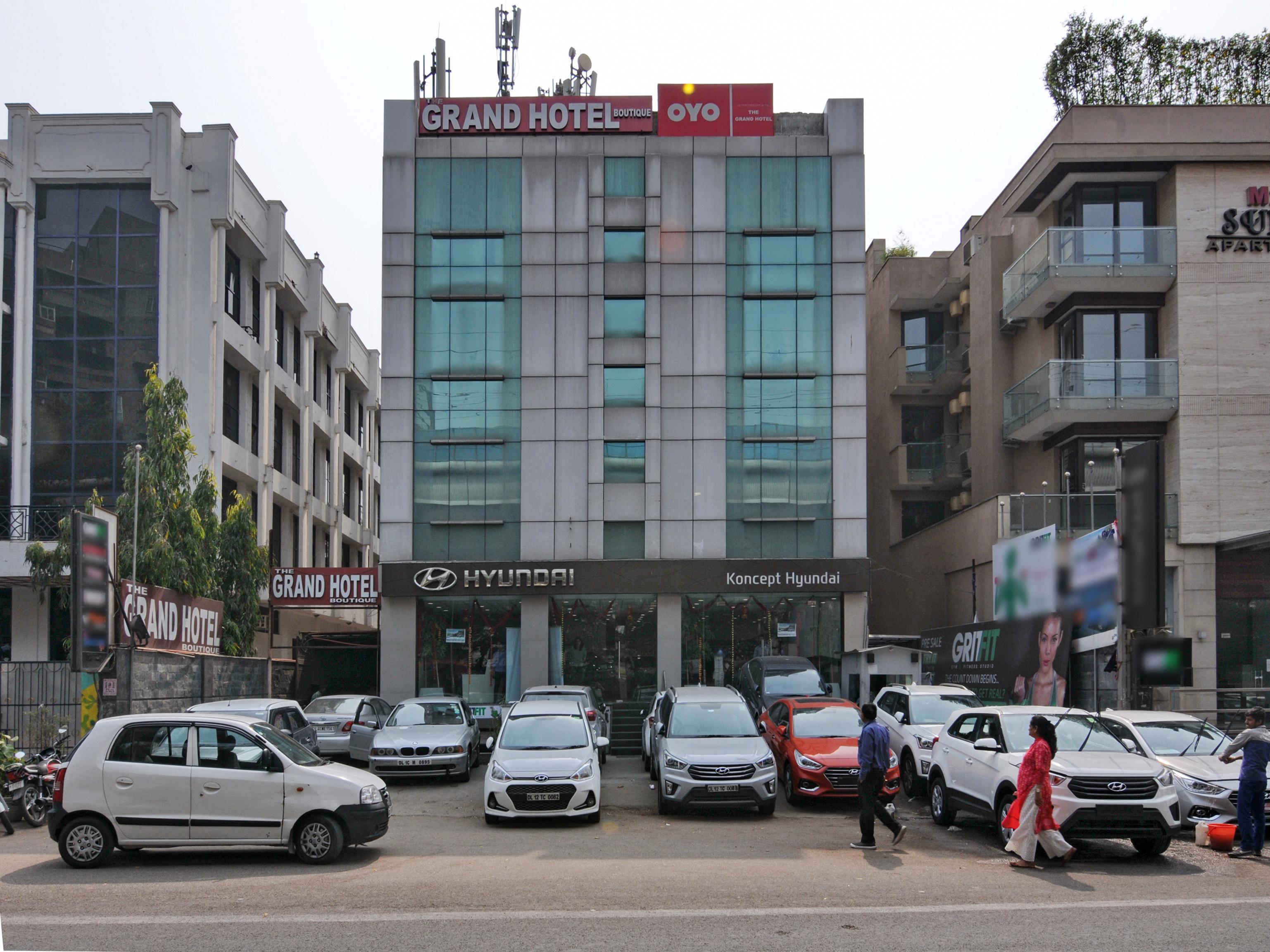 Oyo 6845 The Grand Hotel New Delhi Buitenkant foto