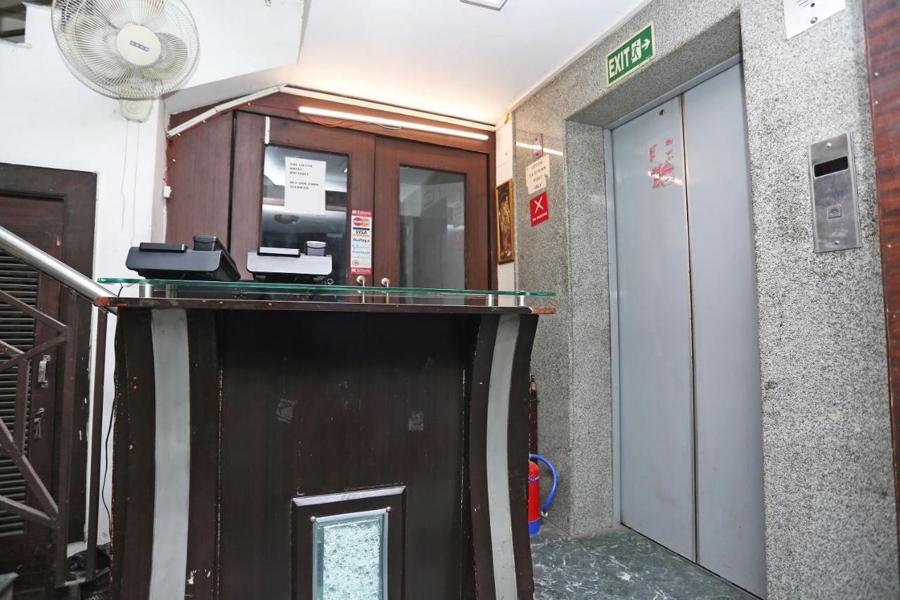Oyo 6845 The Grand Hotel New Delhi Buitenkant foto