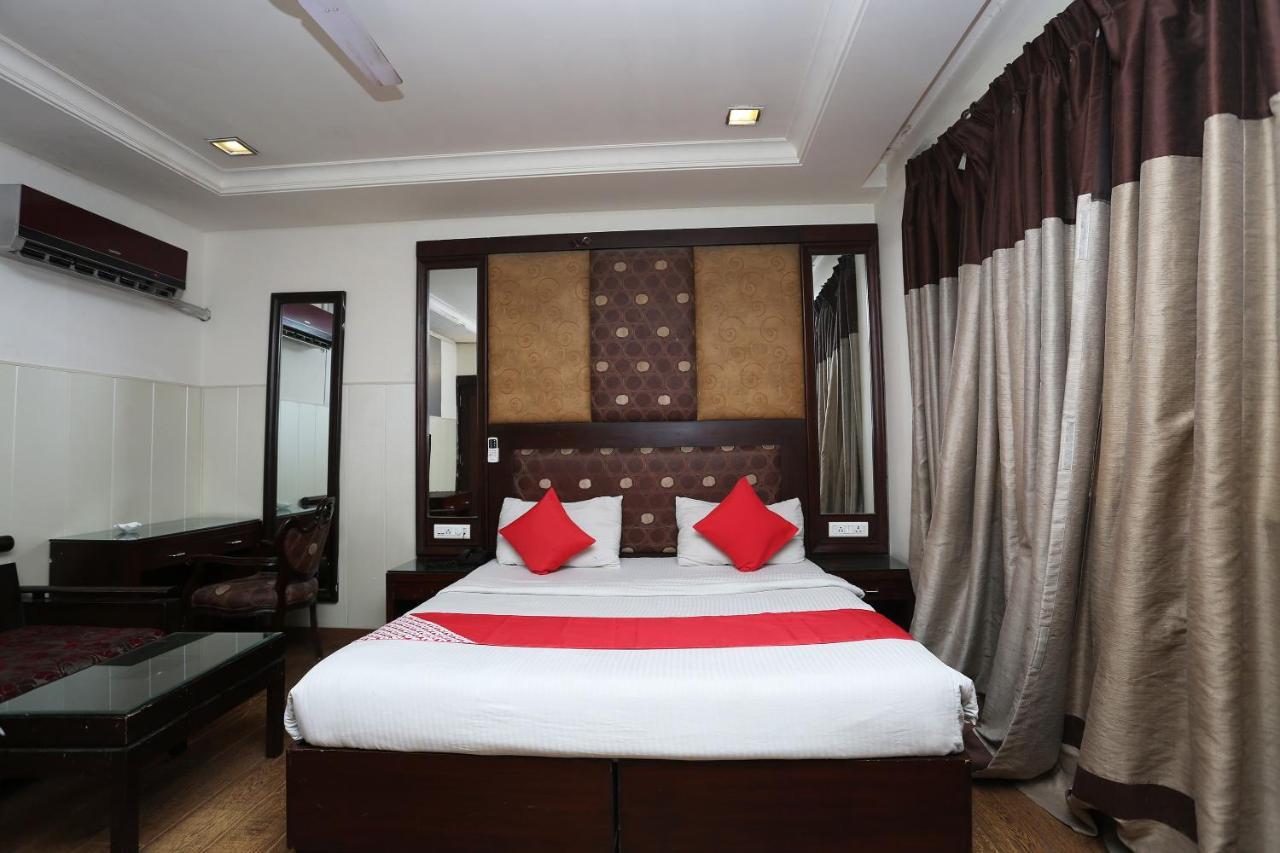 Oyo 6845 The Grand Hotel New Delhi Buitenkant foto
